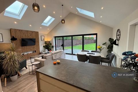 undefined, Philips Close, Wrexham, LL12