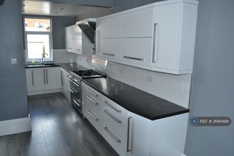 2 bedroom terraced house to rent, Ratcliffe Street, Darwen, BB3