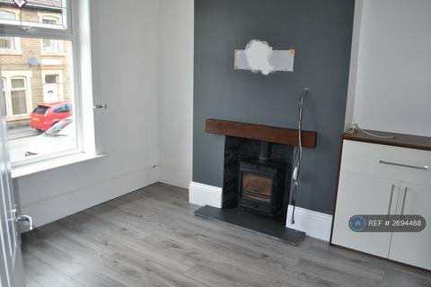 2 bedroom terraced house to rent, Ratcliffe Street, Darwen, BB3