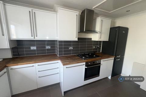 3 bedroom flat to rent, Brunswick Terrace, Hove, BN3