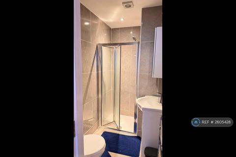 1 bedroom in a house share to rent, Ilford, Ilford, IG6