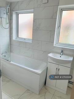 Studio to rent, Hindhead Close, Uxbridge, UB8