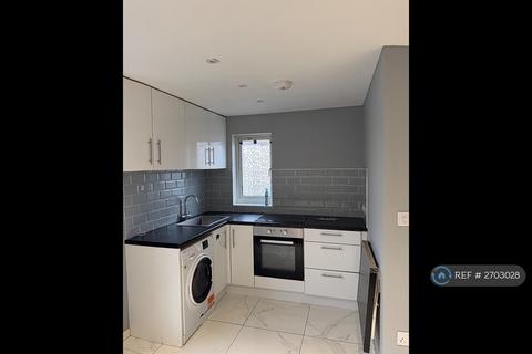 undefined, Hindhead Close, Uxbridge, UB8