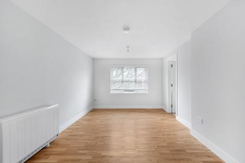 2 bedroom flat to rent, 9 Conifer Way Sudbury Avenue