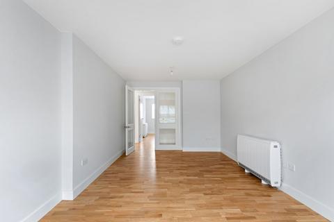 2 bedroom flat to rent, 9 Conifer Way Sudbury Avenue
