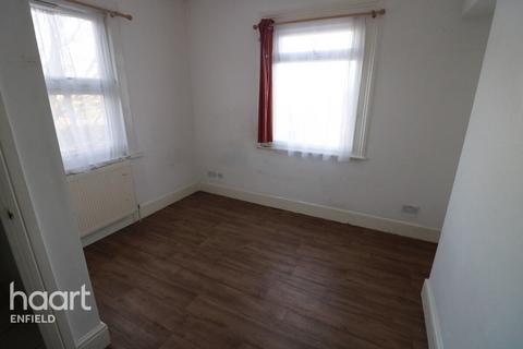 undefined, Walton Road, HODDESDON