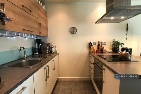 1 bedroom flat to rent, Windsor Court, London, E3