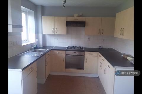 3 bedroom semi-detached house to rent, Discovery Close, West Midlands, DY4