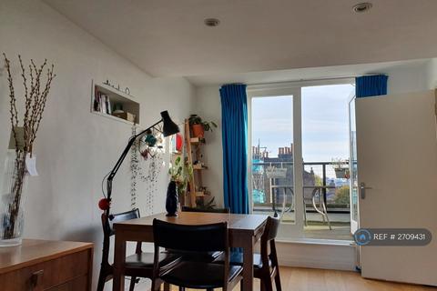 2 bedroom flat to rent, Claremont Square, London, N1