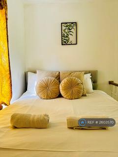 undefined, Bed, Brighton & Hove, BN1