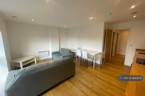 3 bedroom flat to rent, Every Street, Manchester, M4