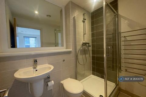3 bedroom flat to rent, Every Street, Manchester, M4