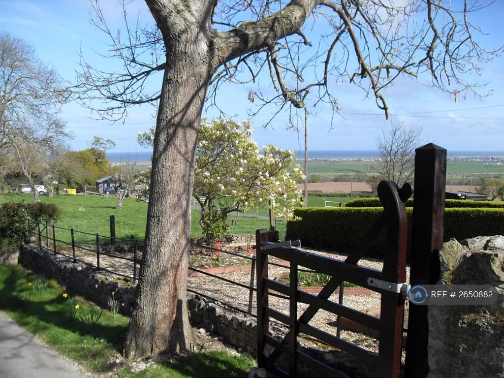 Private Drive To The Property