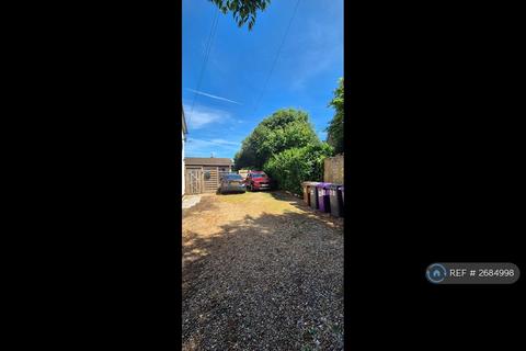 undefined, Maxwells Path, Hitchin, SG5