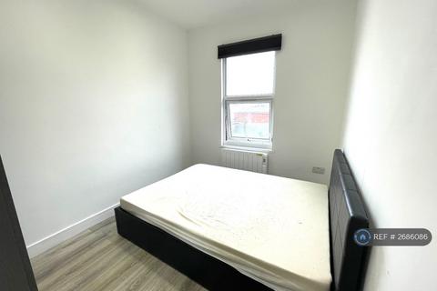 2 bedroom maisonette to rent, Station Road, Harrow, HA1