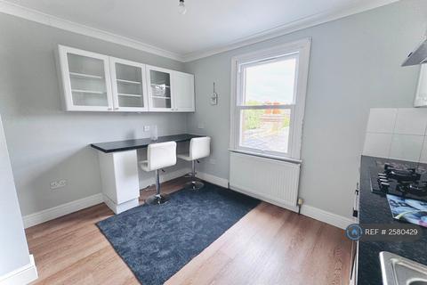2 bedroom flat to rent, Hertford Road, Enfield, EN3