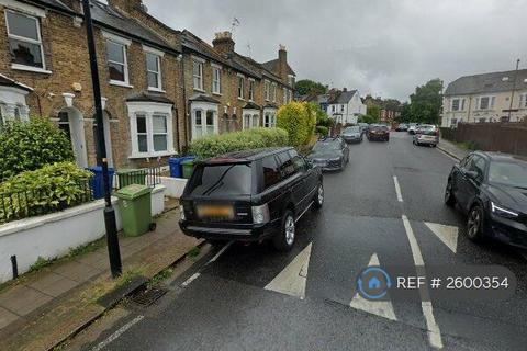 2 bedroom flat to rent, Dunstans Road, London, SE22