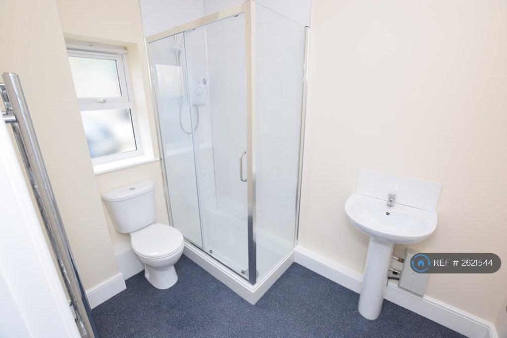 Large Bathroom With Walk In Shower