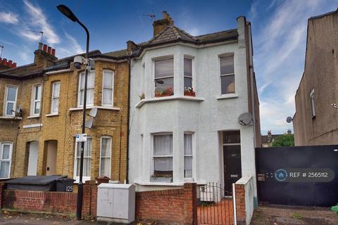 2 bedroom flat to rent, Newport Road, London, E10