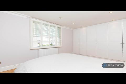 undefined, Camden Road, London, N7