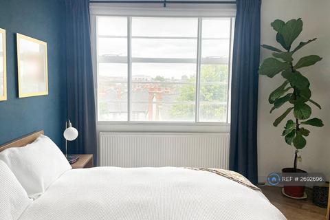 undefined, Park Avenue, London, NW2