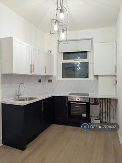 1 bedroom in a flat share to rent, Askew Road, London, W12