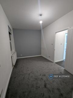1 bedroom in a flat share to rent, Askew Road, London, W12