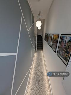 2 bedroom flat to rent, Askew Road, London, W12