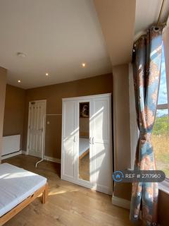 5 bedroom semi-detached house to rent, Broadlands Road, Southampton, SO17