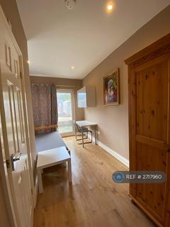 5 bedroom semi-detached house to rent, Broadlands Road, Southampton, SO17