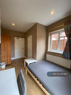 5 bedroom semi-detached house to rent, Broadlands Road, Southampton, SO17