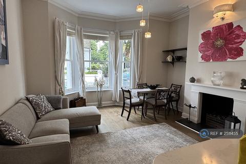 2 bedroom flat to rent, Terrace, London, SW10