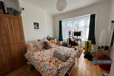 4 bedroom semi-detached house to rent, Moseley Road, Levenshulme, Manchester, M19