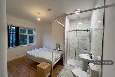 4 bedroom semi-detached house to rent, Moseley Road, Levenshulme, Manchester, M19