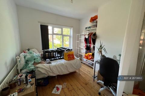 4 bedroom semi-detached house to rent, Moseley Road, Levenshulme, Manchester, M19