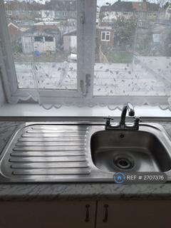 3 bedroom maisonette to rent, Sunningdale Avenue, Feltham, TW13