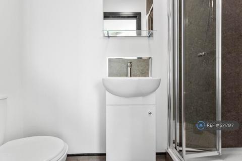 1 bedroom in a house share to rent, Bridge Avenue, Beeston, Nottingham, NG9