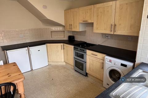 4 bedroom end of terrace house to rent, Berkeley Close, Southampton, SO15