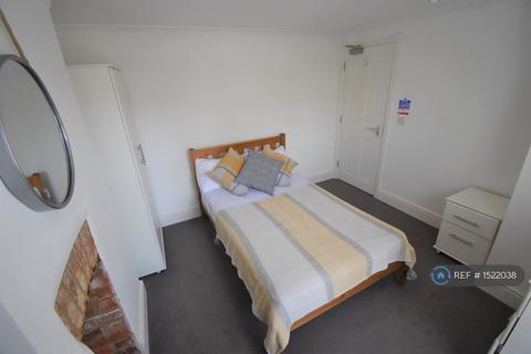 6 bedroom terraced house to rent, Donnington Road, Reading, RG1