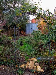 3 bedroom maisonette to rent, Yerbury Road, London, N19
