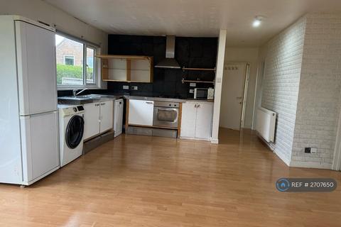 3 bedroom flat to rent, Main Street, Whissendine, LE15