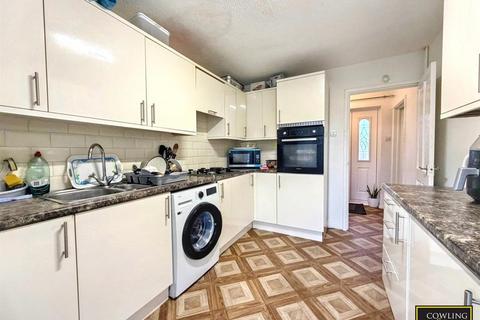 2 bedroom house for sale, Royal Oak Drive, Wickford