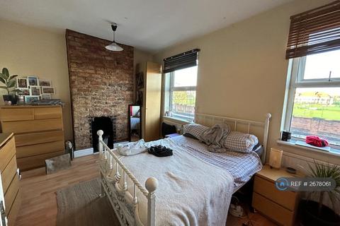 4 bedroom terraced house to rent, Moseley Road, Fallowfield, Manchester, M14