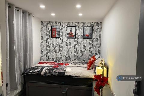 1 bedroom in a house share to rent, Mawney Road, Romford, RM7