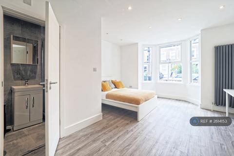 1 bedroom in a house share to rent, St. Johns Road, Watford, WD17