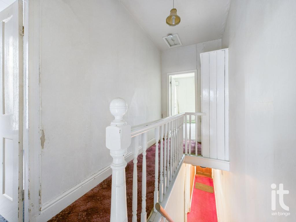 Photograph 11