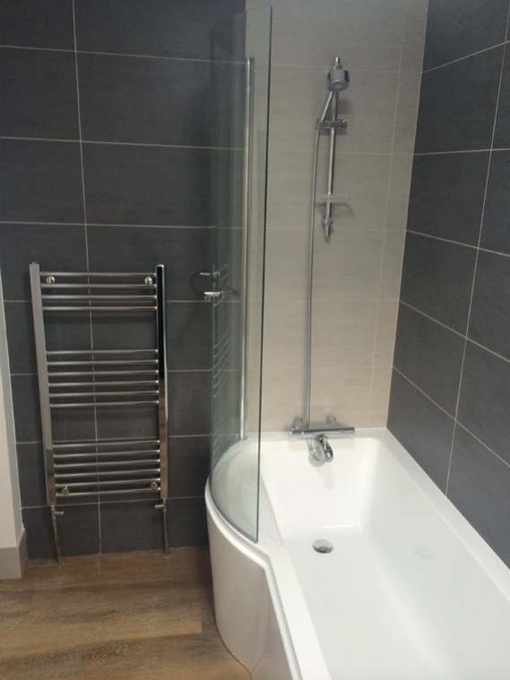 Flat 2 Bath 2