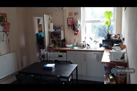 3 bedroom terraced house to rent, Claude Street, Nottingham, NG7