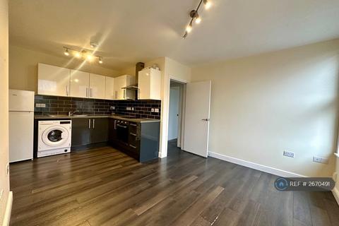 4 bedroom flat to rent, London Road, London, SW16