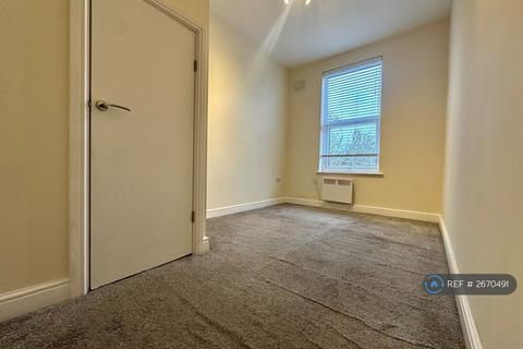 4 bedroom flat to rent, London Road, London, SW16